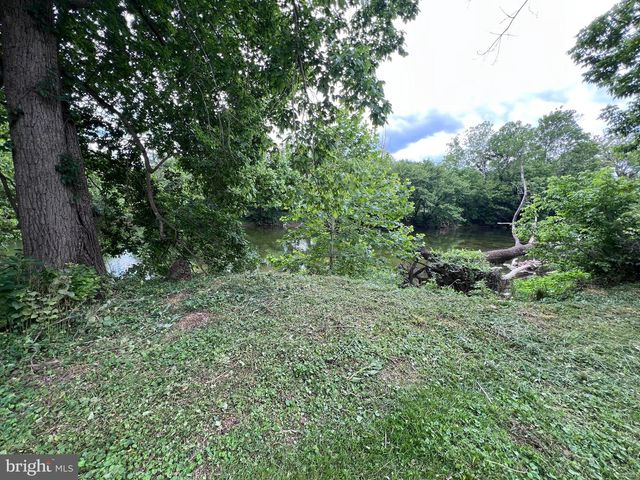 444 DEER MEADOW DR, Strasburg, VA 22657