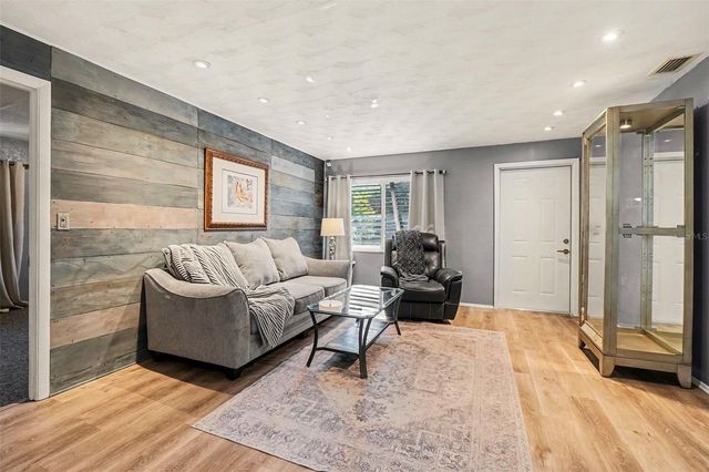 838 SPRING VIEW AVENUE NW, Port Charlotte, FL 33948