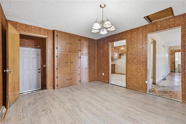 4323 Yecker Avenue, Kansas City, KS 66104