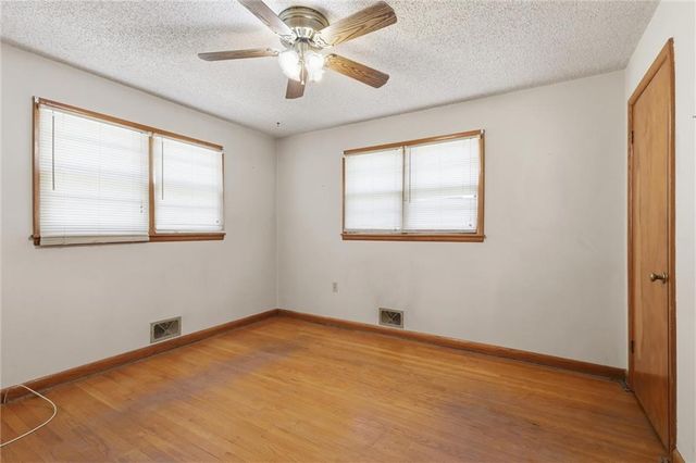 4323 Yecker Avenue, Kansas City, KS 66104