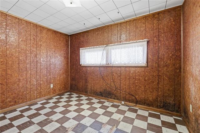 4323 Yecker Avenue, Kansas City, KS 66104