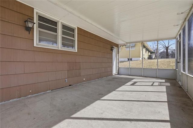 4323 Yecker Avenue, Kansas City, KS 66104