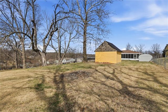 4323 Yecker Avenue, Kansas City, KS 66104