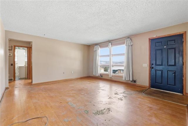 4323 Yecker Avenue, Kansas City, KS 66104