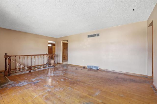 4323 Yecker Avenue, Kansas City, KS 66104