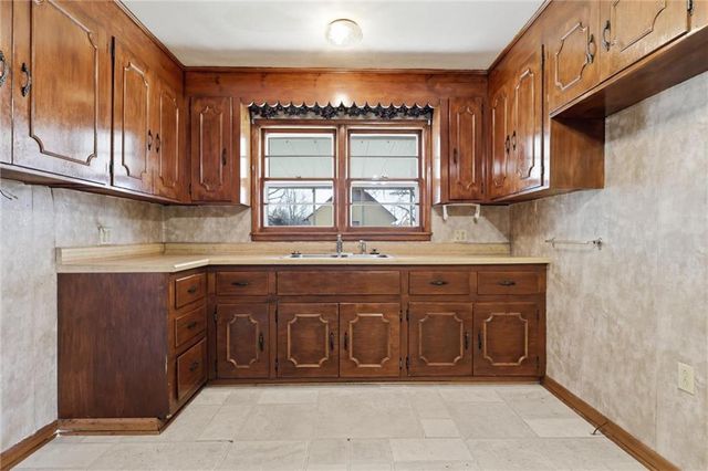 4323 Yecker Avenue, Kansas City, KS 66104