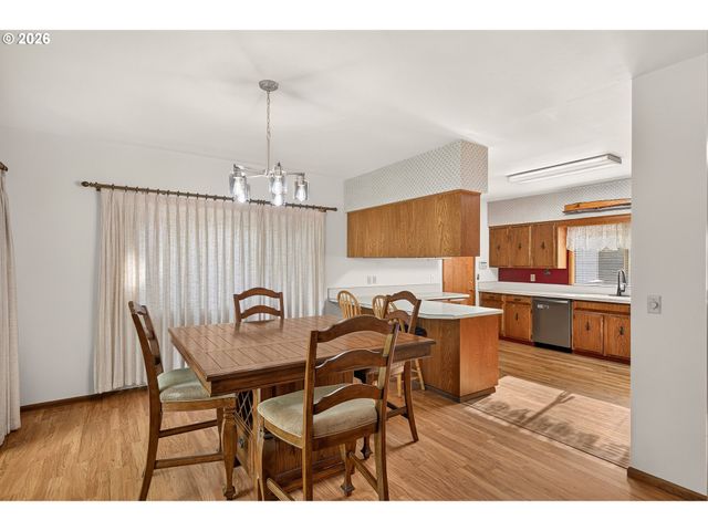 1180 Se VILLARD St, Mc Minnville, OR 97128