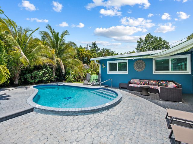 657 NW 30th Court, Wilton Manors, FL 33311