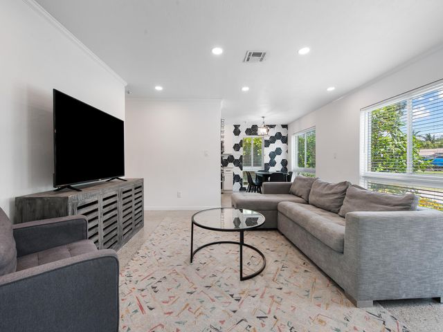 657 NW 30th Court, Wilton Manors, FL 33311