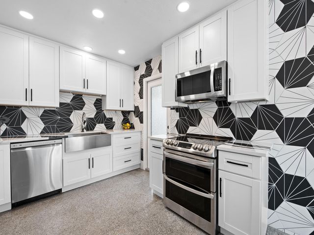 657 NW 30th Court, Wilton Manors, FL 33311