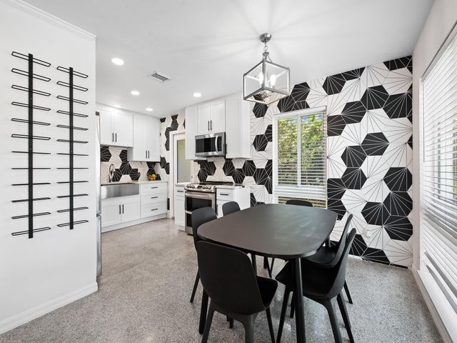 657 NW 30th Court, Wilton Manors, FL 33311