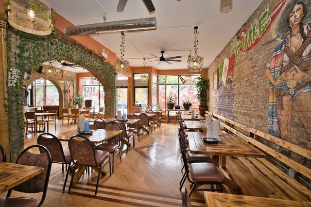 3034 W Montrose Avenue, Chicago, IL 60618