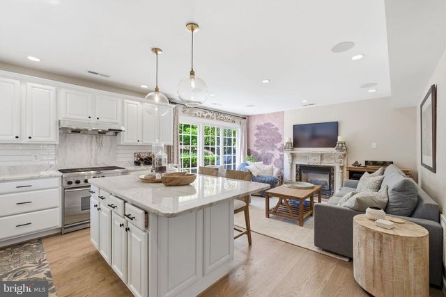 950 N LONGFELLOW ST, Arlington, VA 22205