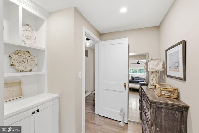 950 N LONGFELLOW ST, Arlington, VA 22205