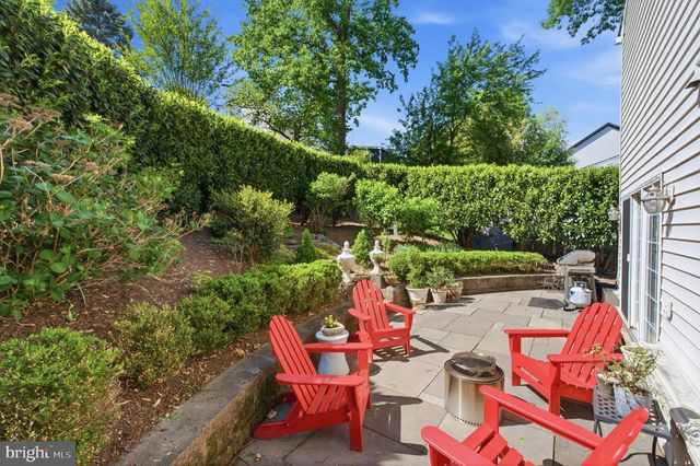 950 N LONGFELLOW ST, Arlington, VA 22205