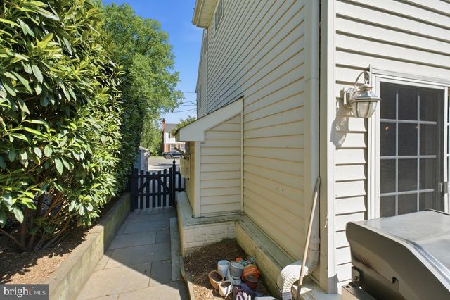 950 N LONGFELLOW ST, Arlington, VA 22205
