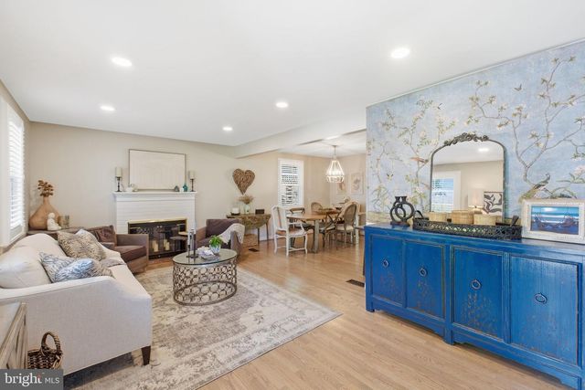 950 N LONGFELLOW ST, Arlington, VA 22205
