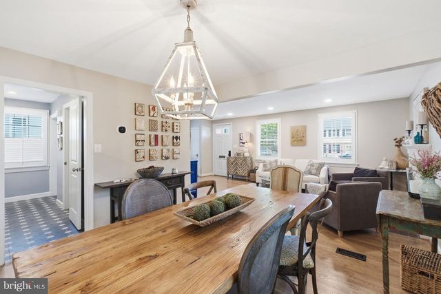 950 N LONGFELLOW ST, Arlington, VA 22205