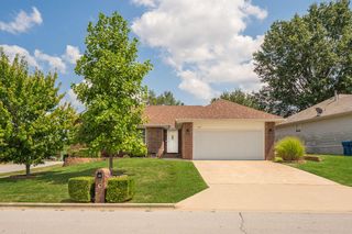 220 North Duke Avenue, Springfield, MO 65802