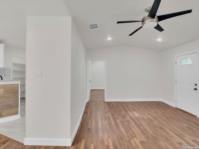 4014 SUNRISE CREEK DR, San Antonio, TX 78244