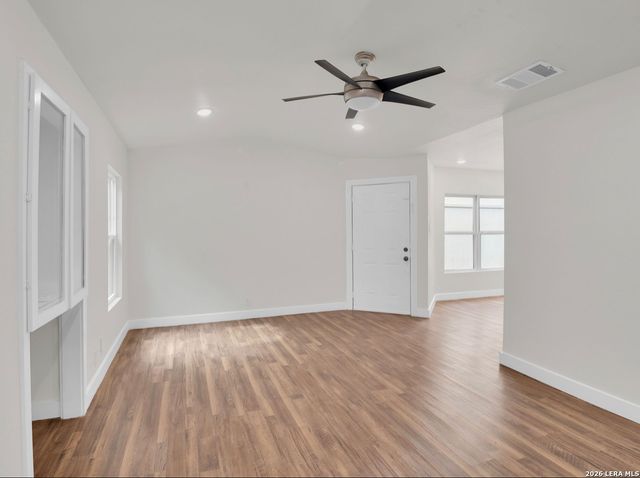 4014 SUNRISE CREEK DR, San Antonio, TX 78244
