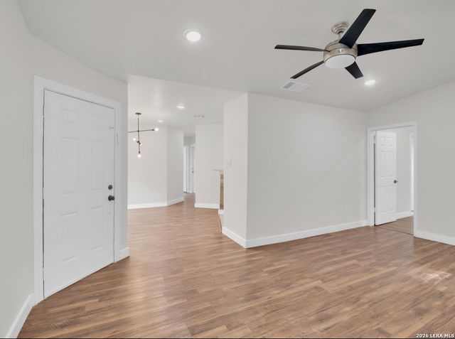 4014 SUNRISE CREEK DR, San Antonio, TX 78244