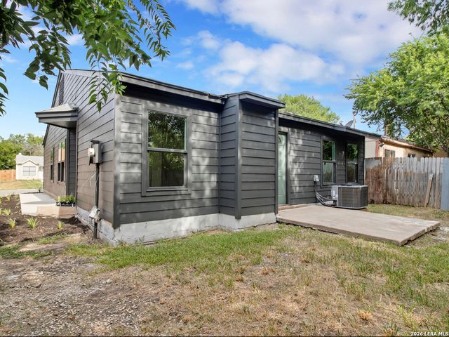 4014 SUNRISE CREEK DR, San Antonio, TX 78244