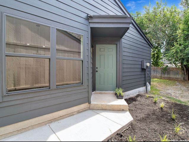 4014 SUNRISE CREEK DR, San Antonio, TX 78244