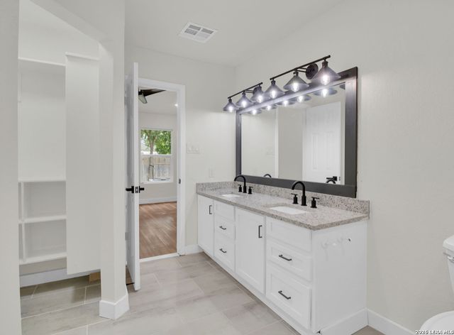 4014 SUNRISE CREEK DR, San Antonio, TX 78244