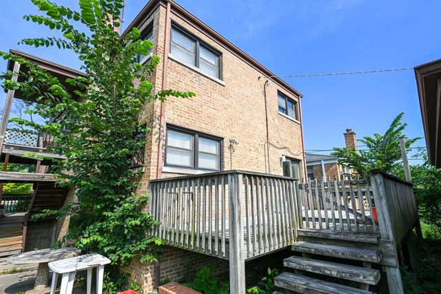 8425 Christiana Avenue, Skokie, IL 60076