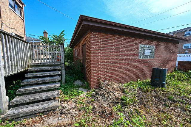 8425 Christiana Avenue, Skokie, IL 60076