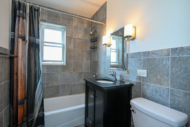 8425 Christiana Avenue, Skokie, IL 60076