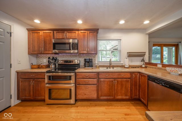104 E Woodland Drive, Pendleton, IN 46064