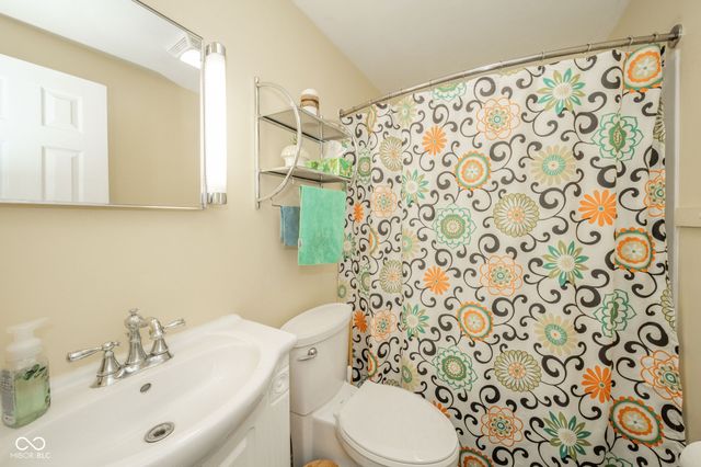 104 E Woodland Drive, Pendleton, IN 46064