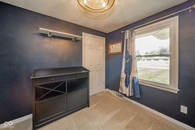 104 E Woodland Drive, Pendleton, IN 46064