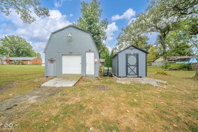 104 E Woodland Drive, Pendleton, IN 46064