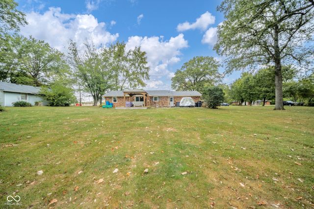 104 E Woodland Drive, Pendleton, IN 46064