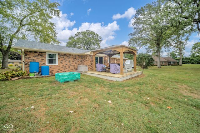 104 E Woodland Drive, Pendleton, IN 46064