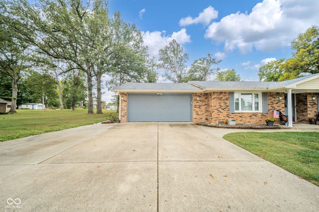 104 E Woodland Drive, Pendleton, IN 46064