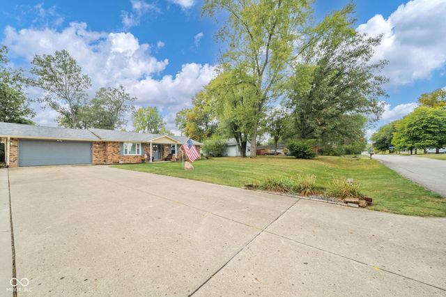 104 E Woodland Drive, Pendleton, IN 46064