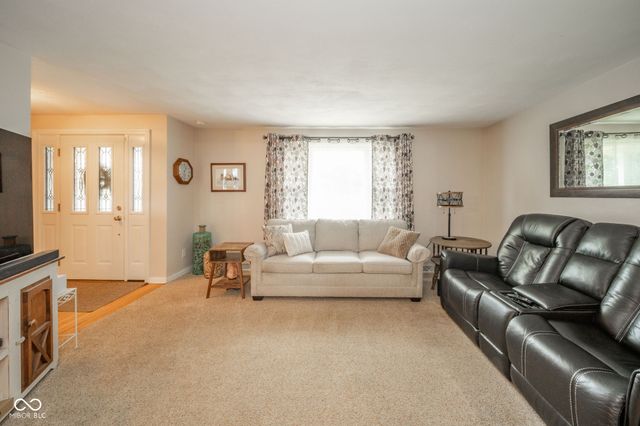 104 E Woodland Drive, Pendleton, IN 46064
