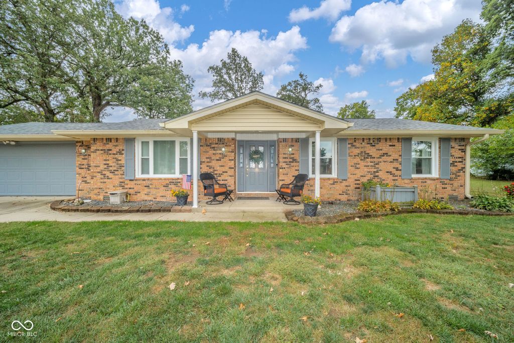 104 E Woodland Drive, Pendleton, IN 46064