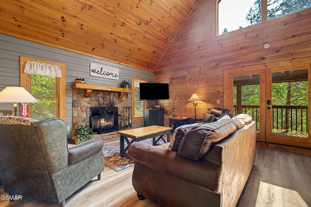 1134 Carroll Hill Lane, Sevierville, TN 37876