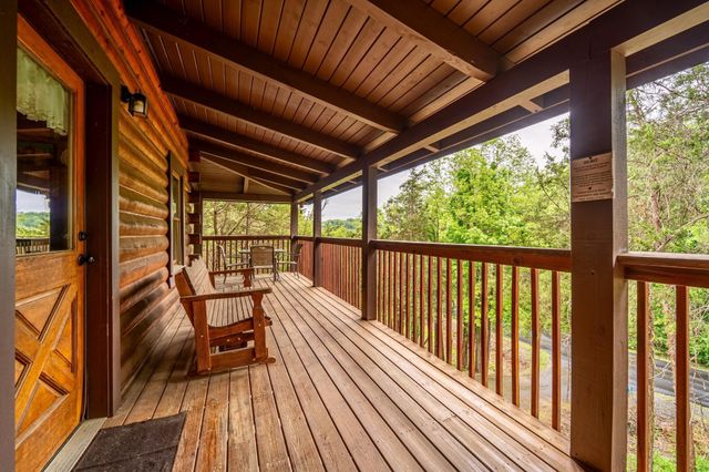 1134 Carroll Hill Lane, Sevierville, TN 37876