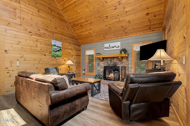 1134 Carroll Hill Lane, Sevierville, TN 37876