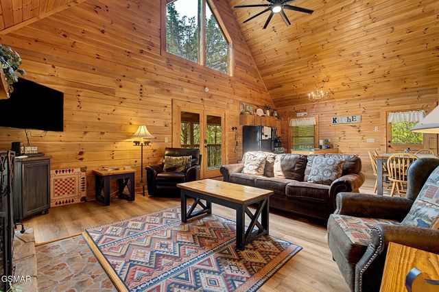 1134 Carroll Hill Lane, Sevierville, TN 37876