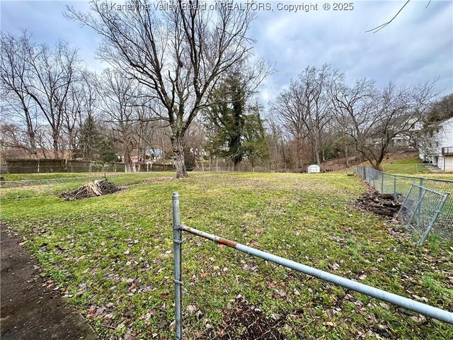 705 Glendale Avenue, South Charleston, WV 25303