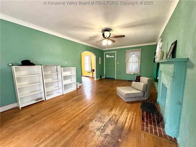 705 Glendale Avenue, South Charleston, WV 25303