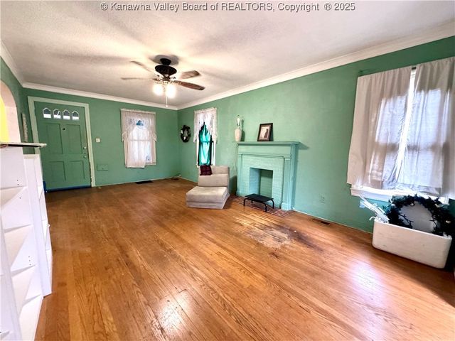 705 Glendale Avenue, South Charleston, WV 25303