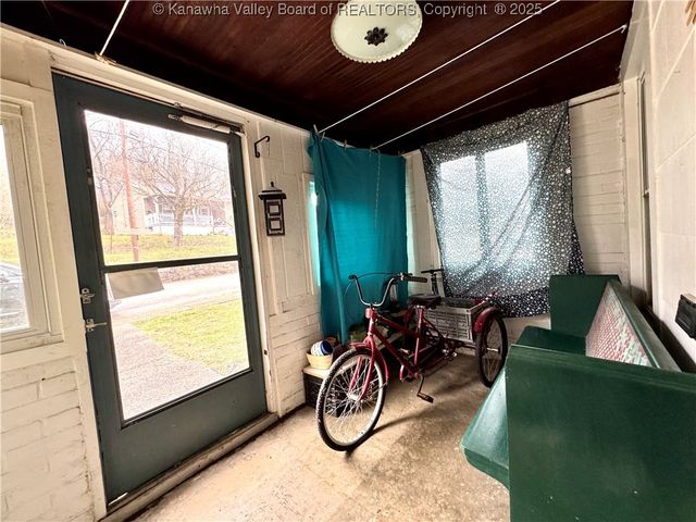 705 Glendale Avenue, South Charleston, WV 25303